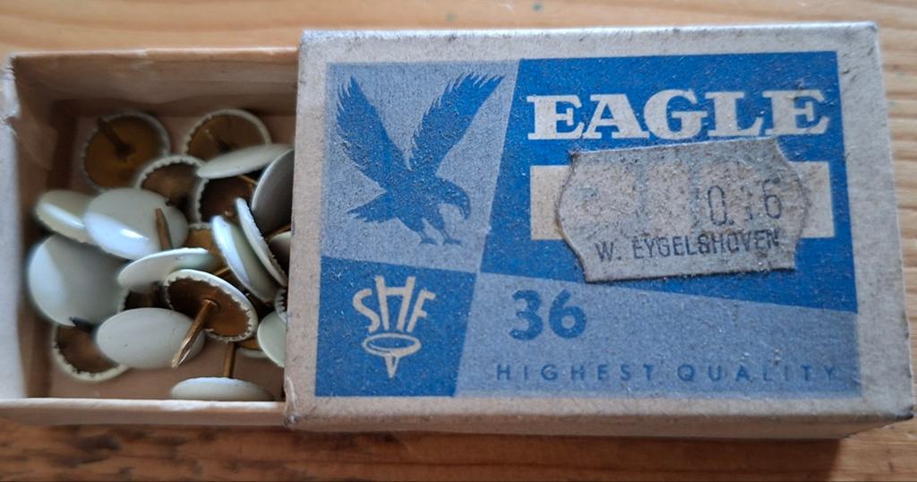 Oud doosje punaises EAGLE W.Eygelshoven kantoorartikel, Ophalen of Verzenden, Gebruikt