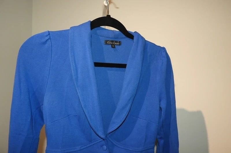 King Louie jasje soepel vallend azuur blauw kraag knopen M, Kleding | Dames, Maat 38/40 (M), Zo goed als nieuw, Jasje, King Louie