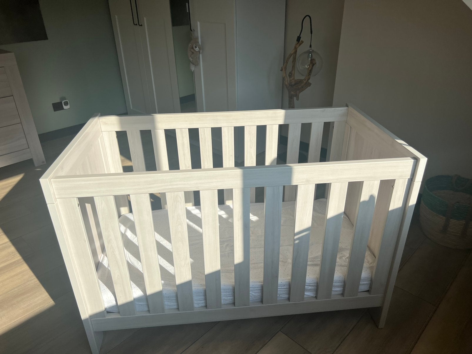 Ledikant en commode, Ophalen, Zo goed als nieuw, Jongetje of Meisje