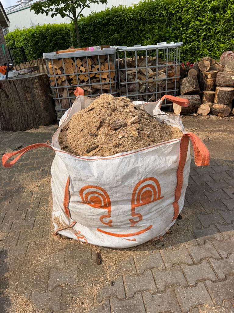 1 bigbag eiken zaagsel