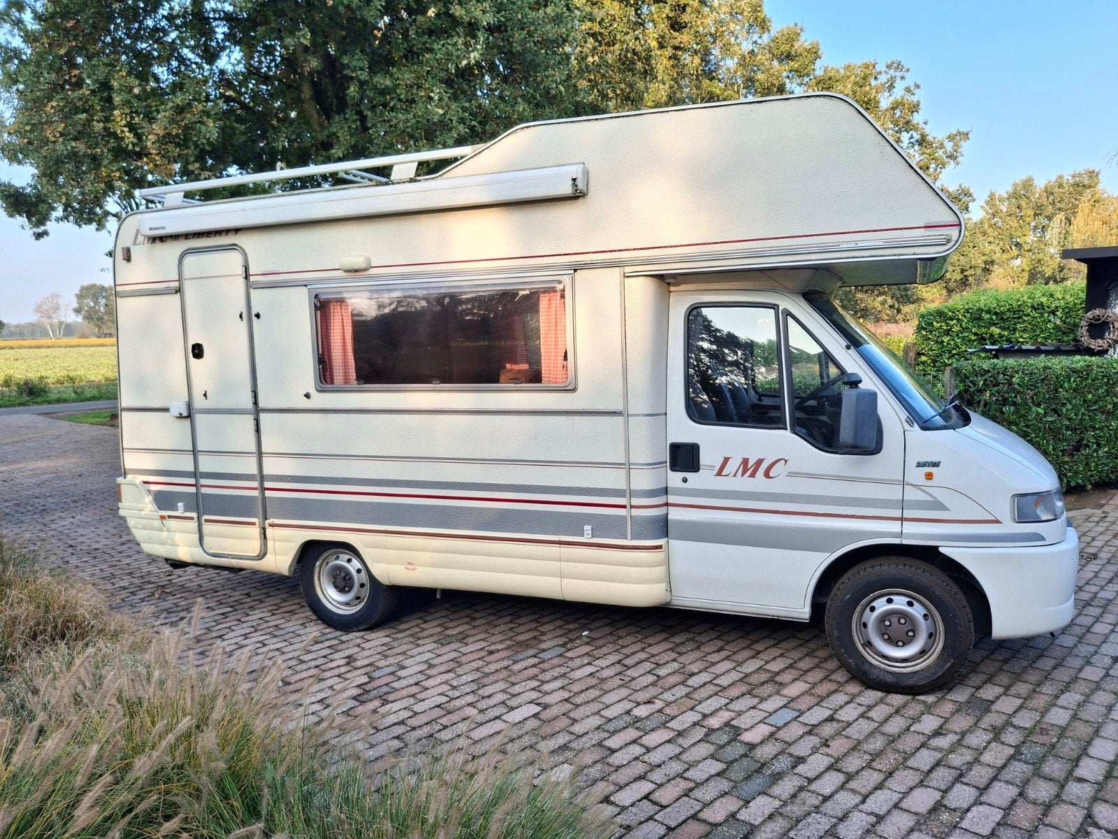 " LMC ALKOOF CAMPER 1995  2.5 TDI NETTE STAAT", Caravans en Kamperen, Standaard zit, Alkoof, Ringverwarming, Fiat