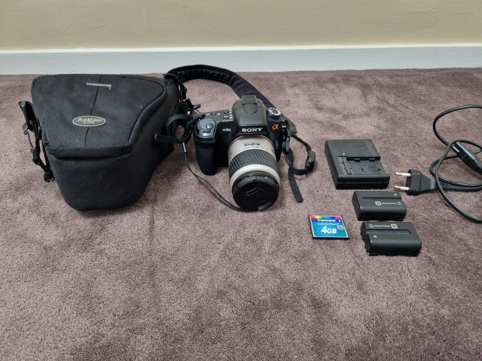 Sony A350 dslr met Minolta 28-100mm lens en extras, 14 megapixels, Gebruikt, Spiegelreflex, Geheugenkaart