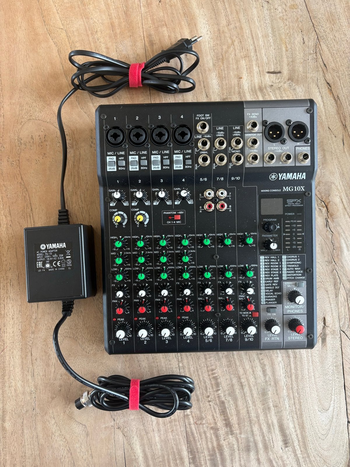 Yamaha MG10X Mengpaneel - Zo goed als nieuw, Muziek en Instrumenten, Mengpanelen, Ophalen, Zo goed als nieuw, 5 tot 10 kanalen