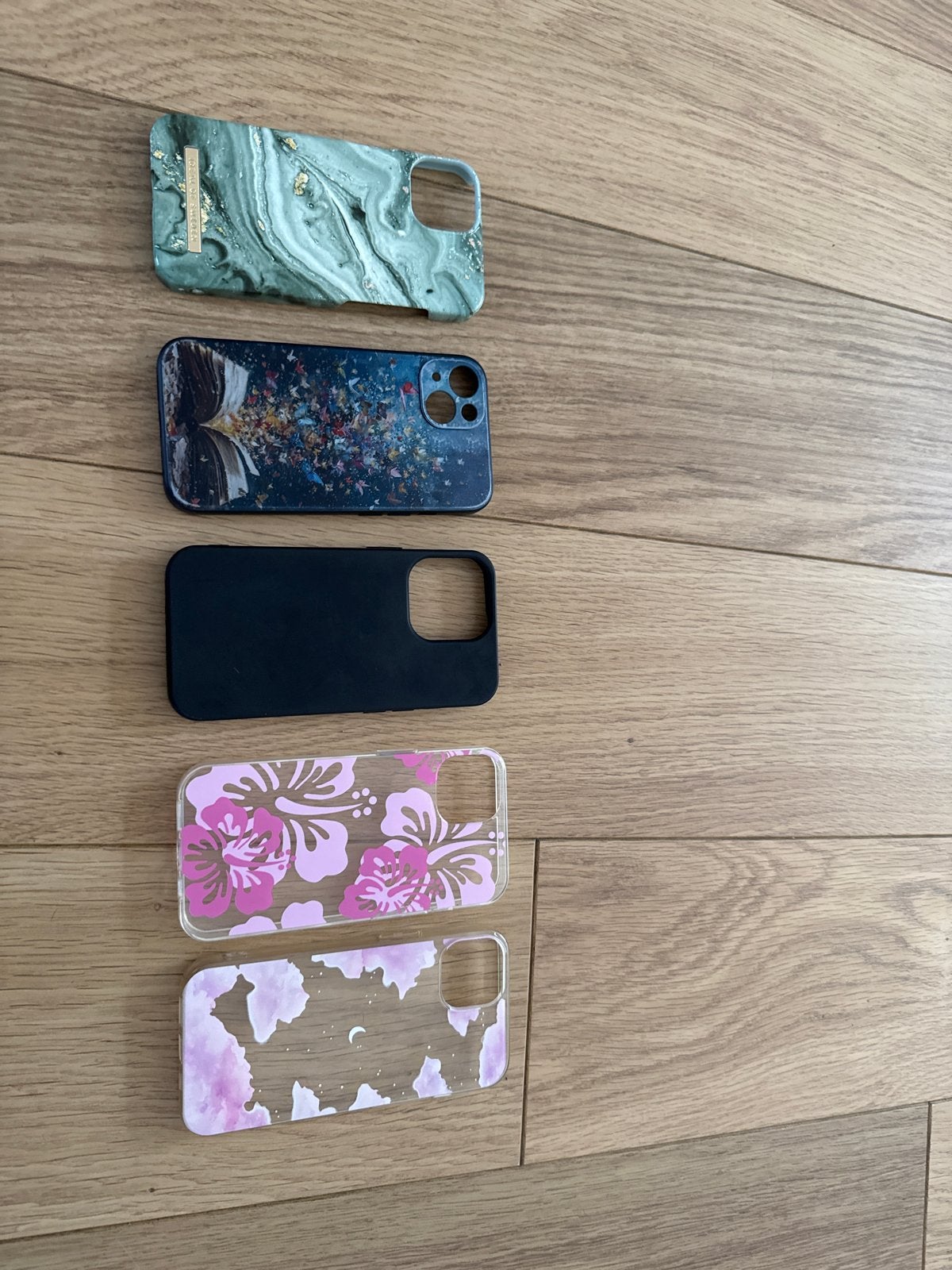 iPhone 13  - Diverse kleuren en materialen, Meerkleurig, Kunststof, Ophalen, IPhone 13