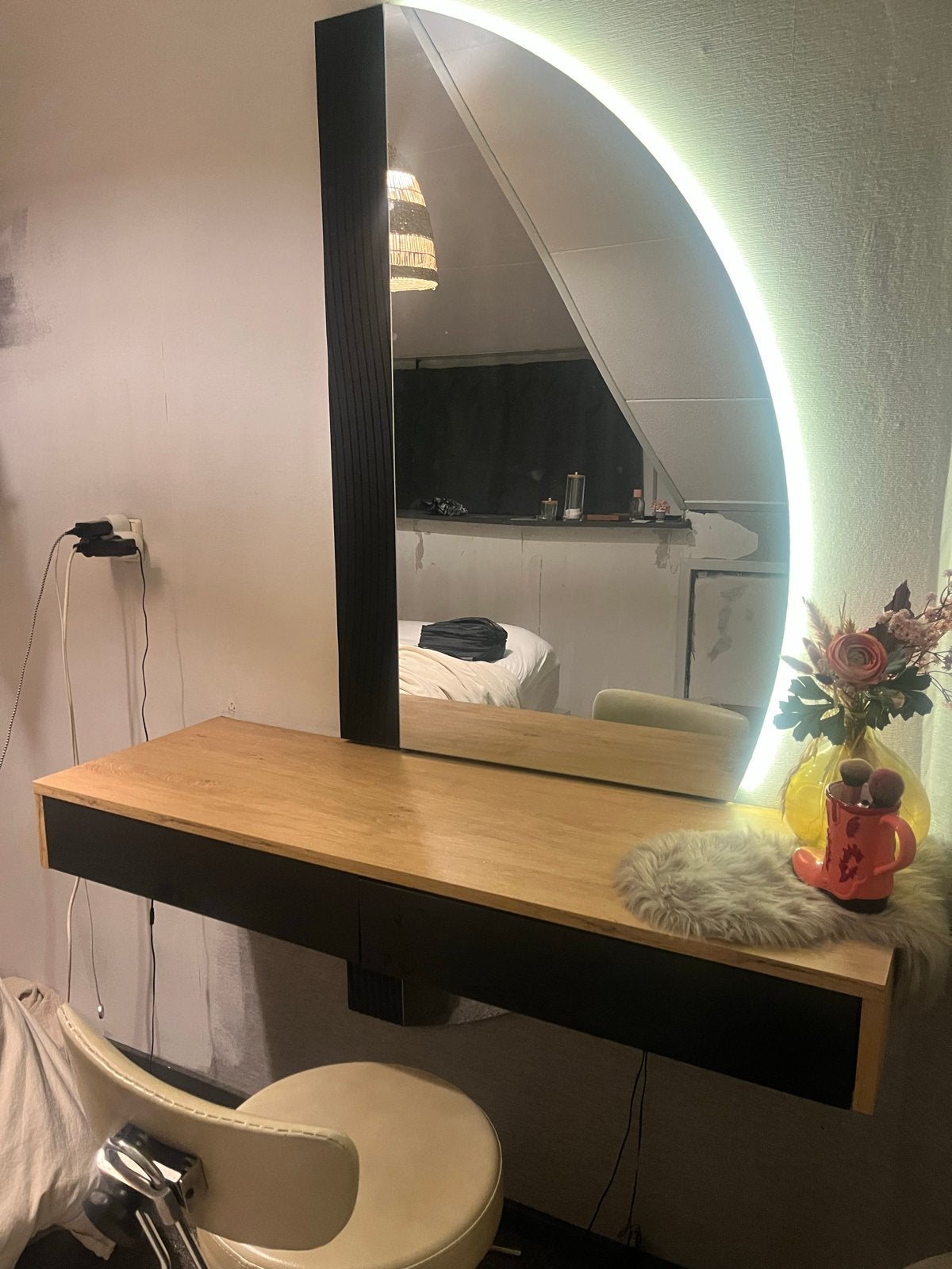 kaptafel met spiegel en verlichting, 100 tot 150 cm, Ophalen of Verzenden, Zo goed als nieuw, 150 tot 200 cm