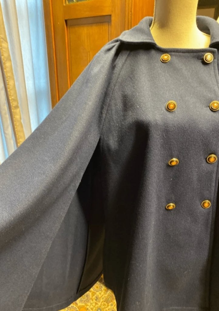 warme poncho voor de frisse avonden, Blauw, Maat 42/44 (L), Ophalen of Verzenden, Zo goed als nieuw