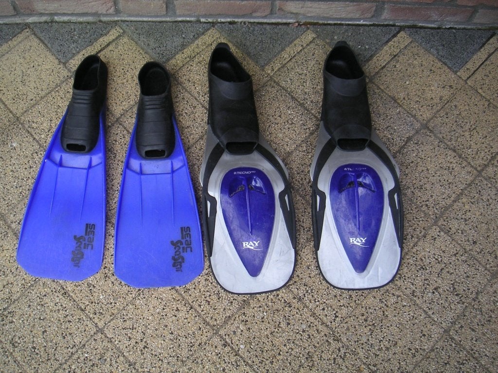 Flippers maat 34/35 en 36/37, Ophalen of Verzenden, Zo goed als nieuw, Zwem- of Duikvliezen