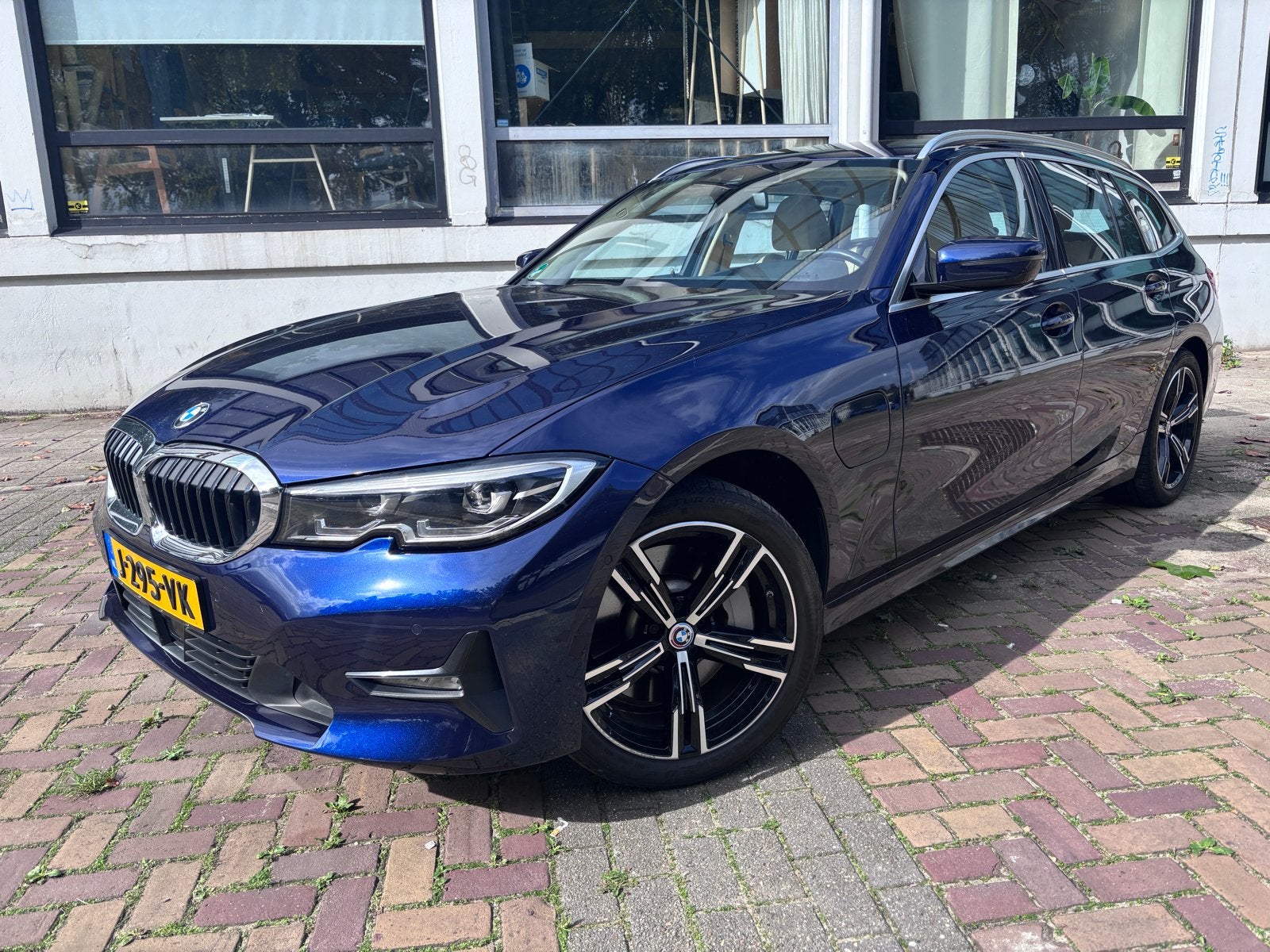 BMW 3-Serie 330e Touring Individual | H&K | HUD, Auto's, Automaat, 1998 cc, Achterwielaandrijving, 4 cilinders