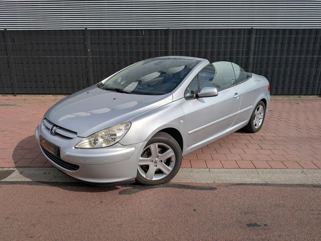 Peugeot 307 CC 2.0-16V Automaat (bj 2004), Auto's, Gebruikt, Zwart, 4 cilinders, Cabriolet