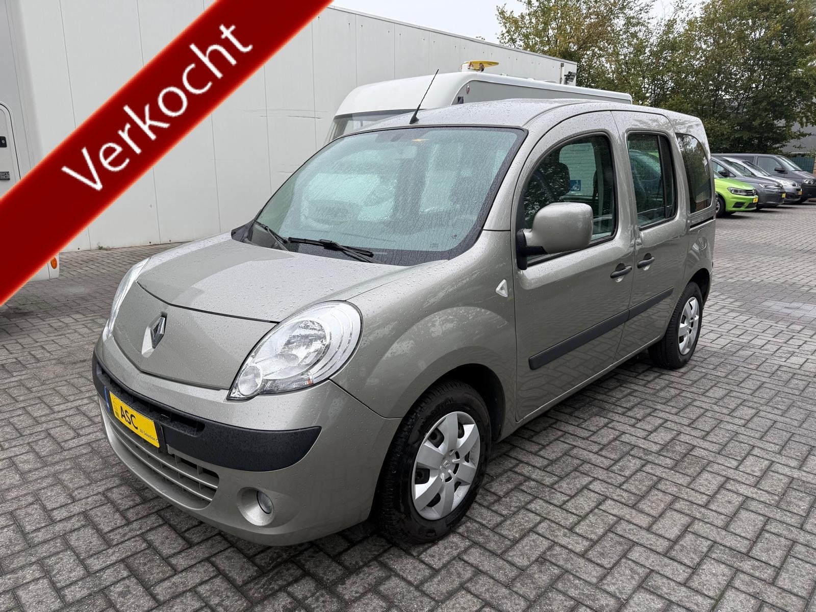 Renault Kangoo 1.6-16V Rolstoelauto 4+1 - Bodemverlaging + L, Auto's, Dealer onderhouden, 1373 kg, Gebruikt, Metallic lak
