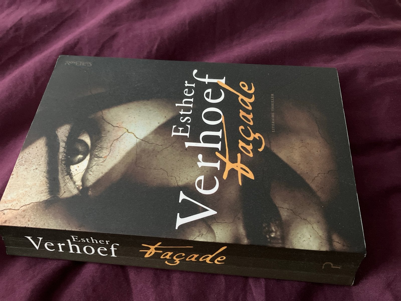 Esther Verhoef - Façade (Literaire thriller), Ophalen of Verzenden, Gelezen, Nederland