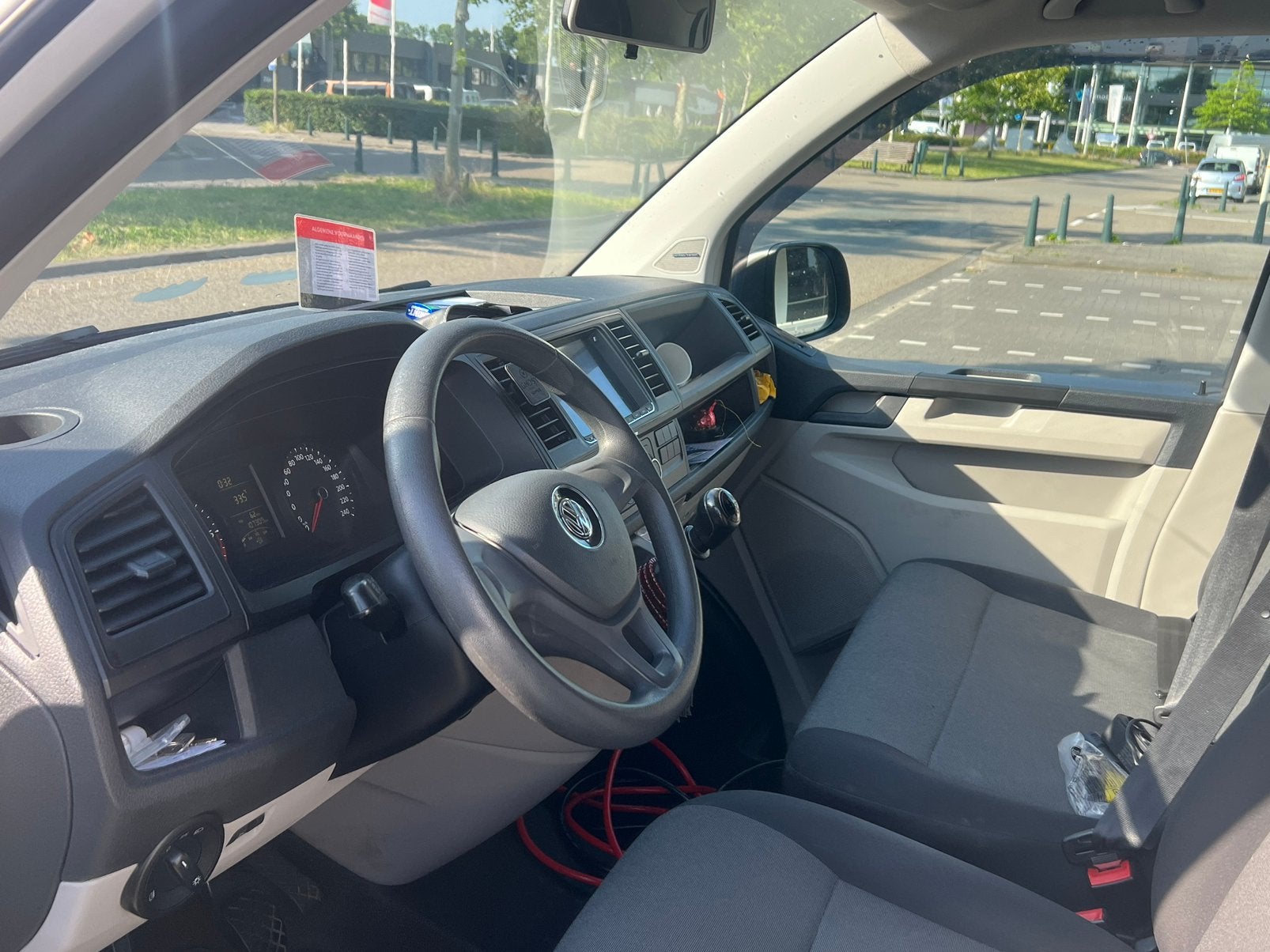 Foto 11 van Volkswagen Transporter GB 2.0 TDI 84pk L2h1 euro6
