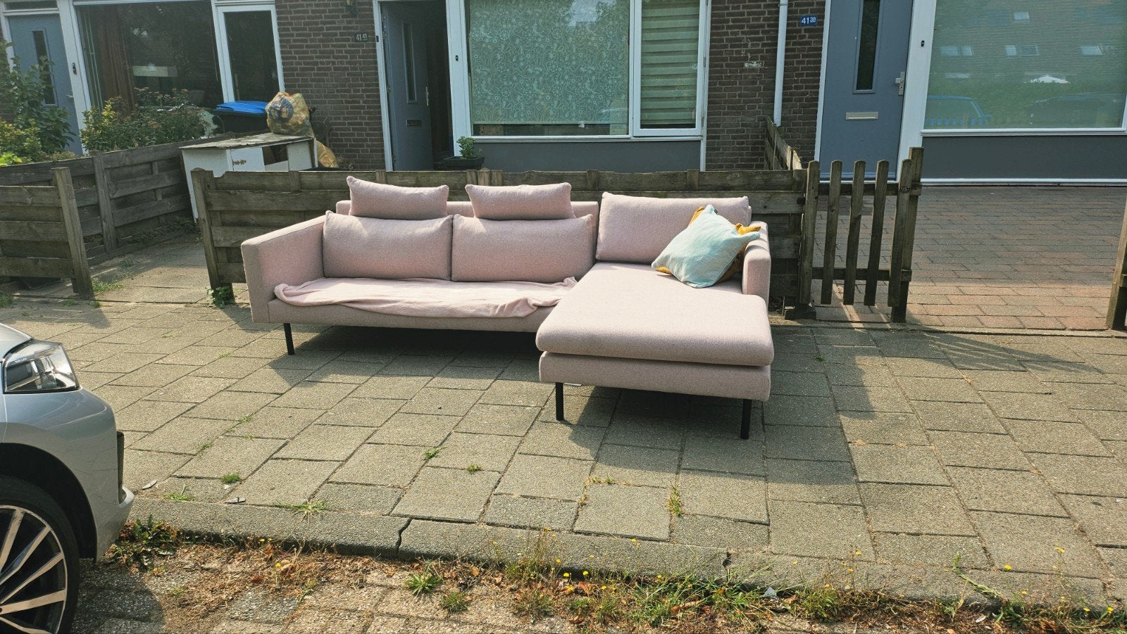 Gratis Wehkamp Bank, Staat aan de straat, Weg is weg !!!, Huis en Inrichting, Ophalen, 250 tot 300 cm, Gebruikt, Hoekbank
