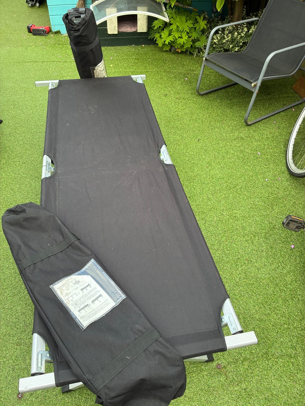 2 stuks Opvouwbaar veldbed / campingbed - Zwart, Caravans en Kamperen, Ophalen, Gebruikt, Overige