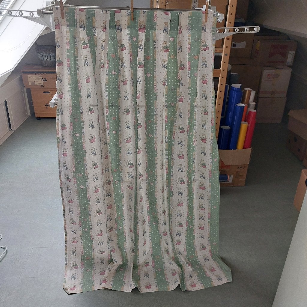 2 Gordijnen voor babykamer - Beertjes en Hartjes - Vintage, Kinderen en Baby's, Kinderkamer | Inrichting en Decoratie, Ophalen of Verzenden