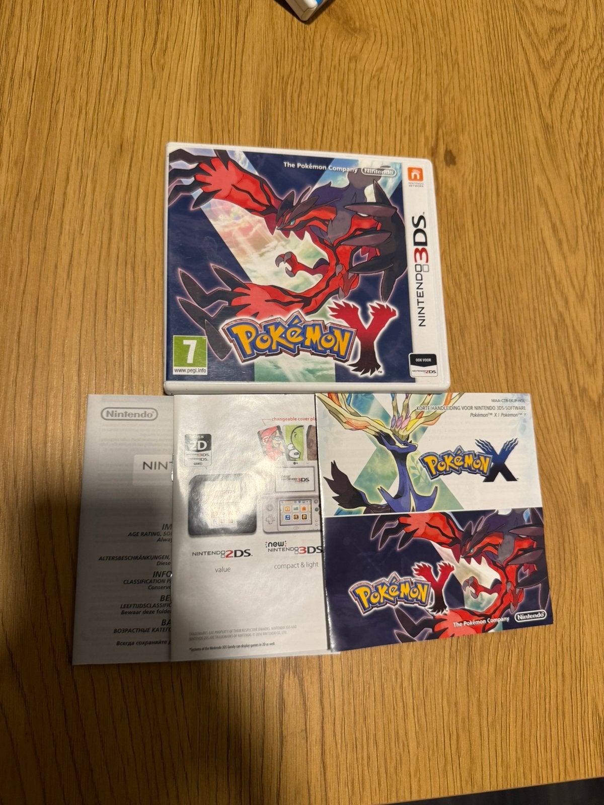Pokemon Y doosje en folders - geen spel, Spelcomputers en Games, Avontuur en Actie, 1 speler, Ophalen of Verzenden, Zo goed als nieuw