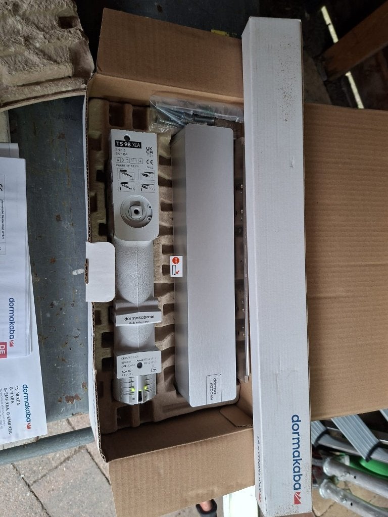 Deurdranger Dormakaba nieuw in doos incl geleider, Ophalen, Nieuw, Overige materialen, Overige typen