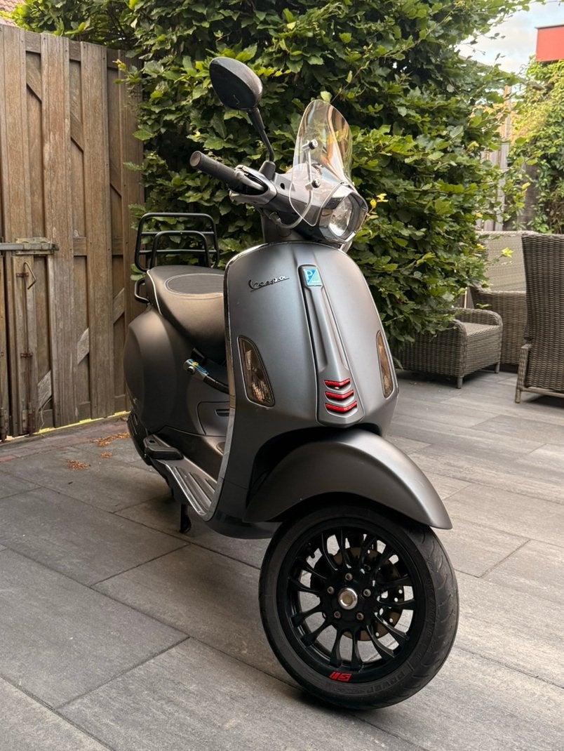 Zeer nette vespa sprint, Fietsen en Brommers, Scooters | Vespa, Zo goed als nieuw, Overige modellen, Maximaal 45 km/u, Benzine
