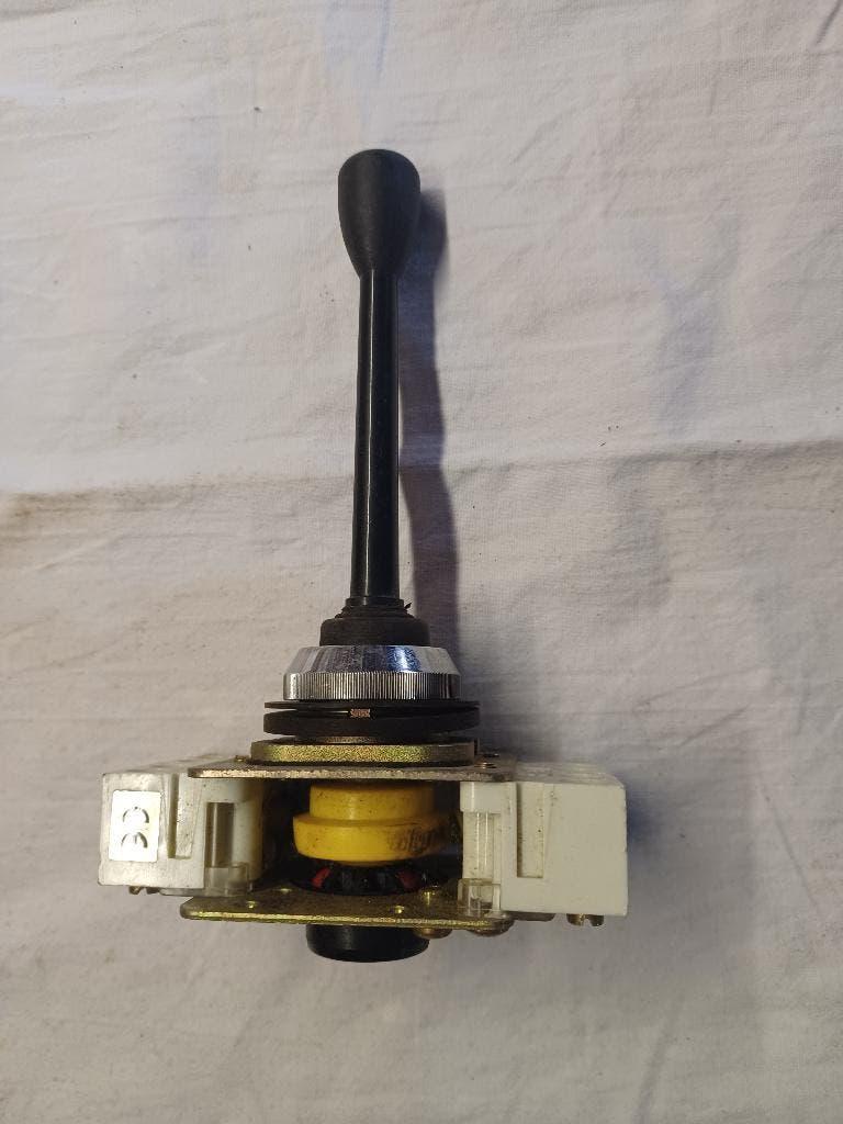 joystick 2 terugverende standen, Ophalen of Verzenden, Zo goed als nieuw, Kabel of Apparatuur