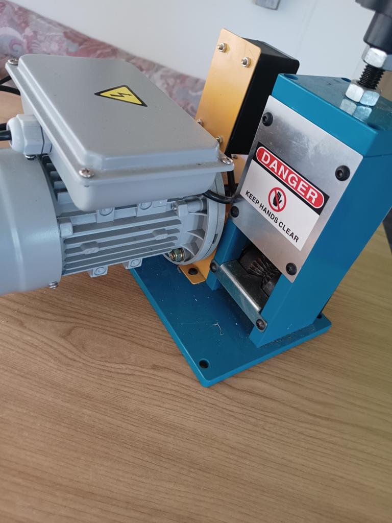 Elektrische Kabelstripmachine, Doe-het-zelf en Verbouw, Gereedschap | Overige machines, Ophalen