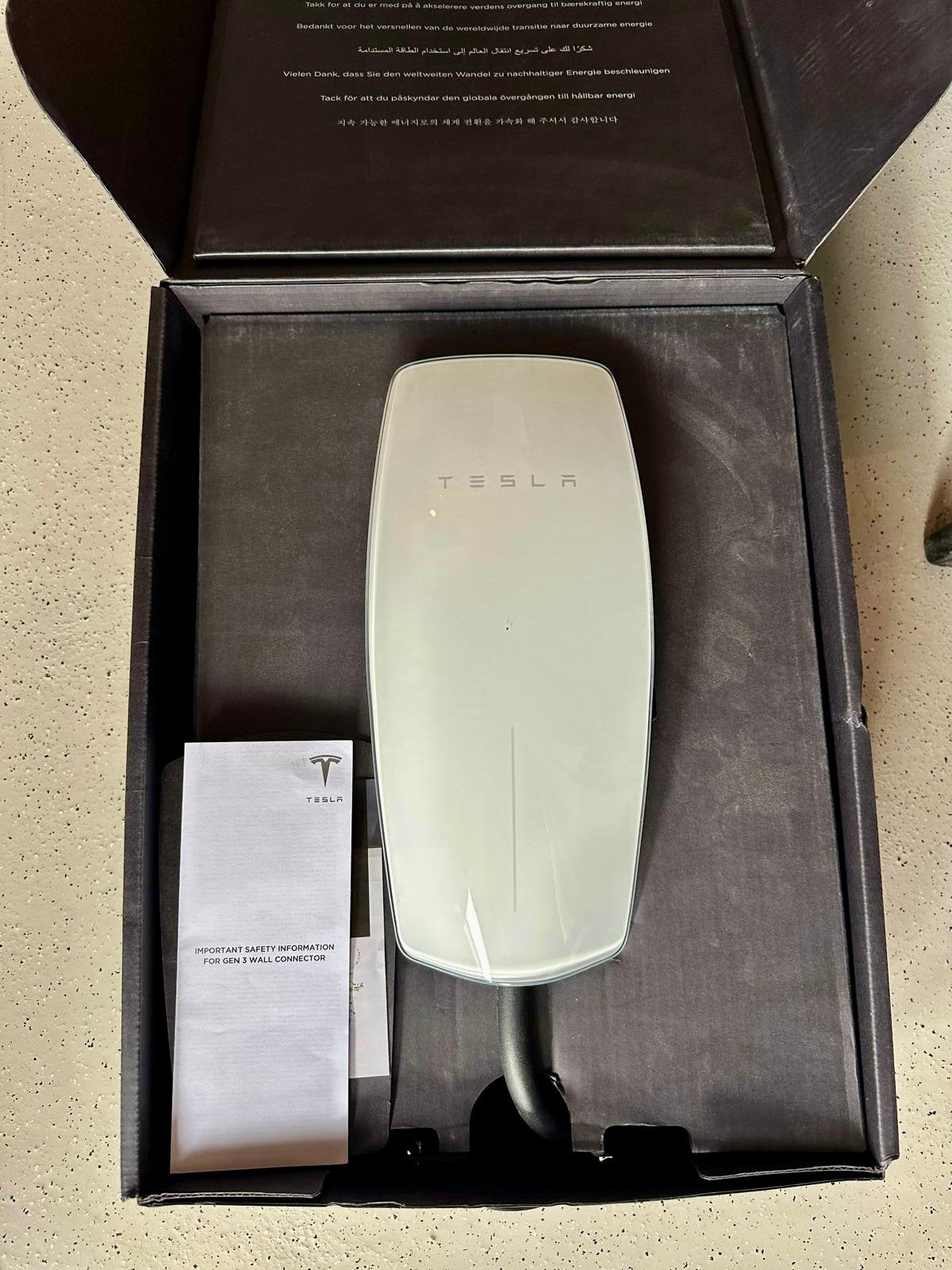 Tesla Wall connector Gen 3-Type 2, compartible met alle EVs, Ophalen of Verzenden, Zo goed als nieuw, Laadkabel