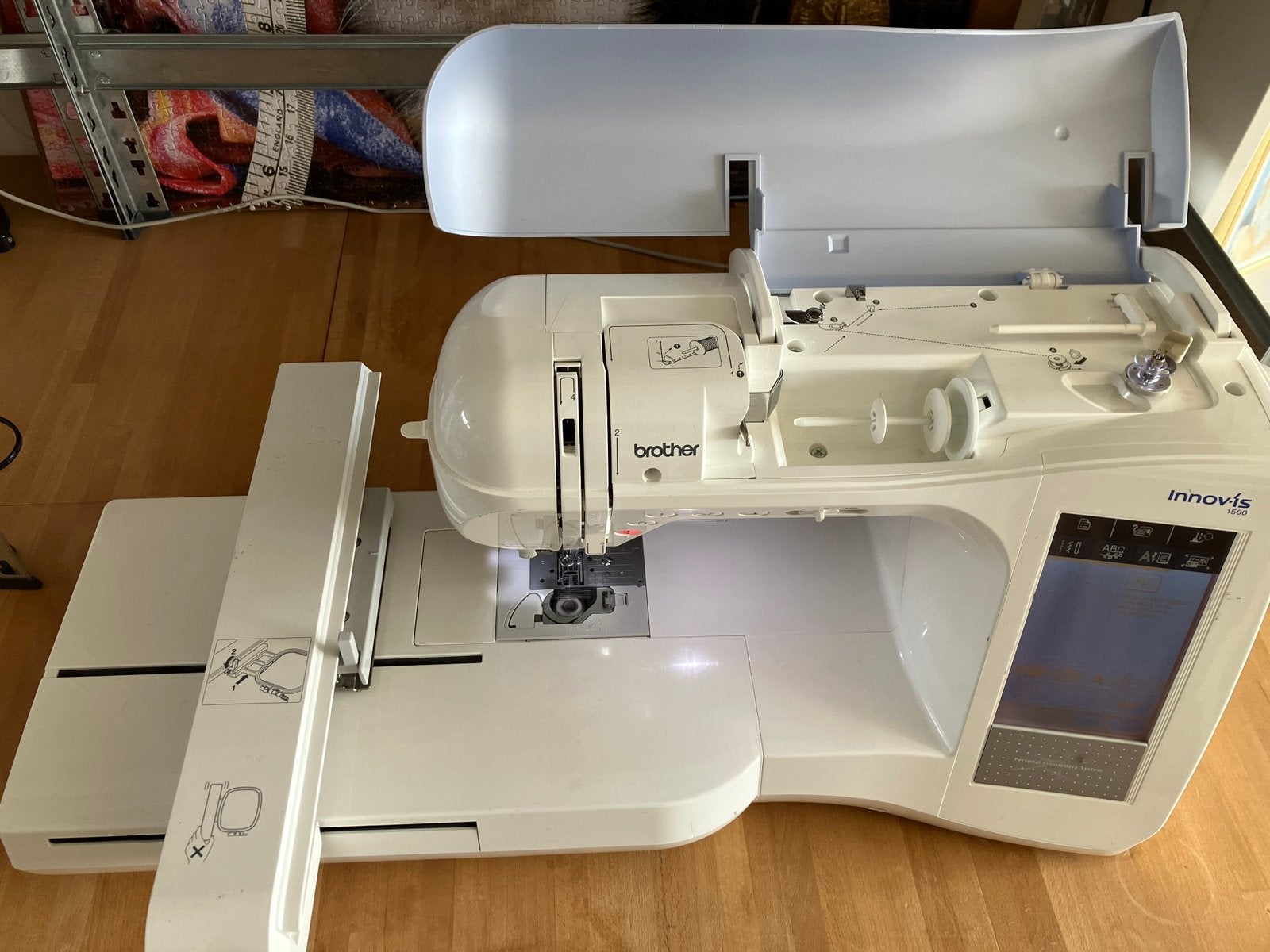 Brother Innov-is 1500 naai- en borduurmachine, Hobby en Vrije tijd, Borduren en Borduurmachines, Ophalen, Gebruikt, Machineborduren