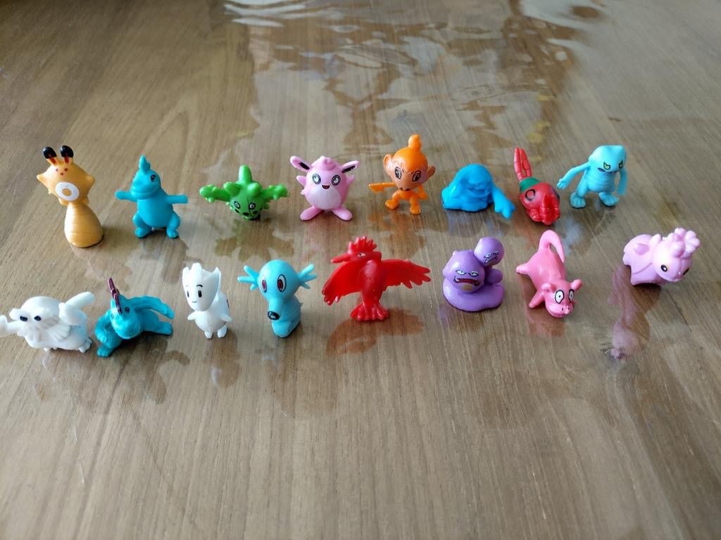 Pokémon Figuurtjes - 16 stuks uit Adventskalender, Ophalen of Verzenden, Zo goed als nieuw