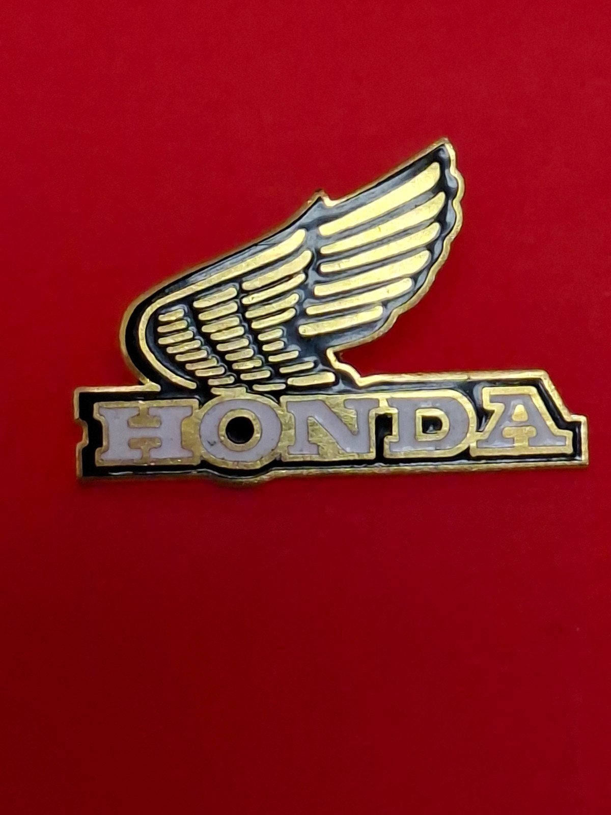 MOTOR PIN HONDA, Verzamelen, Speldjes, Pins en Buttons, Ophalen of Verzenden, Zo goed als nieuw, Transport