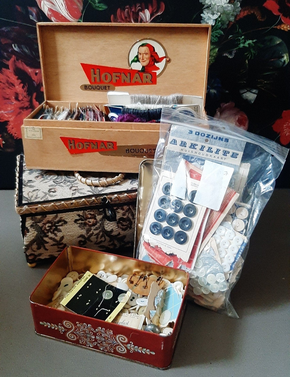 Vintage naaidoos met stopgaren en knopen, Ophalen of Verzenden, Gebruikt