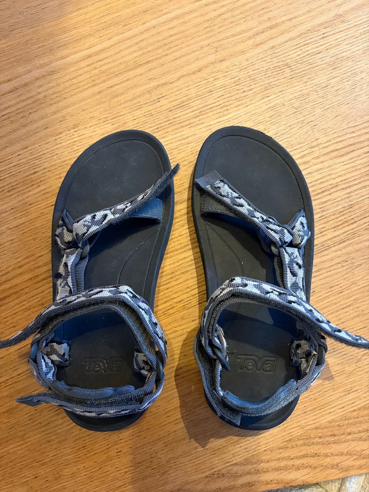 Teva sandalen zwart met print, Kleding | Heren, Schoenen, Ophalen of Verzenden, Zo goed als nieuw, Zwart, Sandalen
