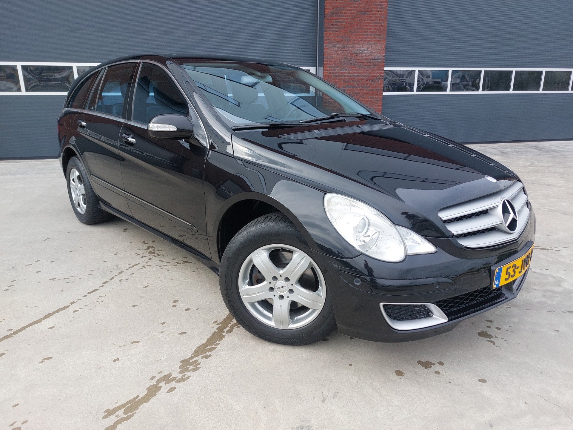 Mercedes-Benz R-klasse 350 4-Matic 6 persoons Schuifdak trek, Auto's, Zwart, 138 €/maand, Leder en Stof, Zwart
