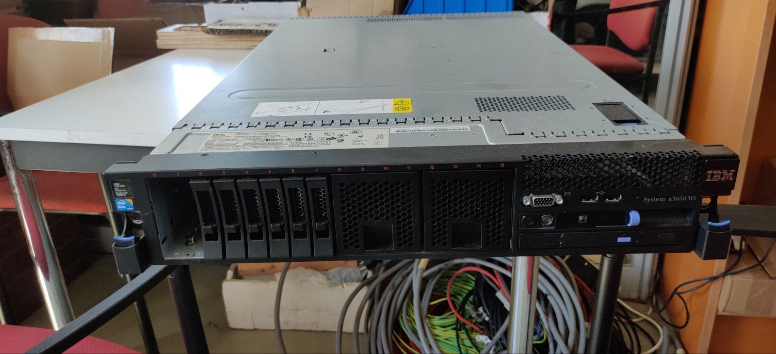IBM System x3650 M4 Server (zonder harde schijven), Gebruikt, Hot swappable onderdelen, Onbekend, Ophalen