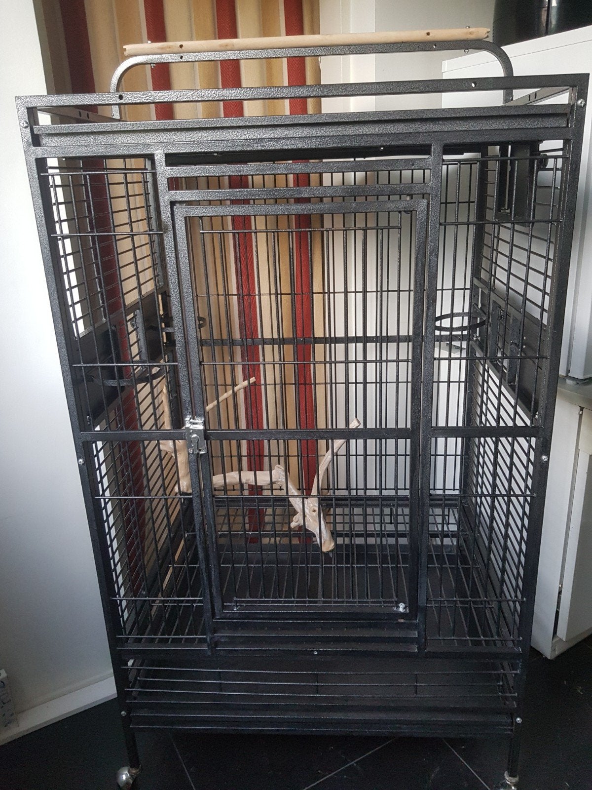 Mooie schone gedesinfecteerde ruime Papagaaienkooi, Ophalen, Metaal, Vogelkooi