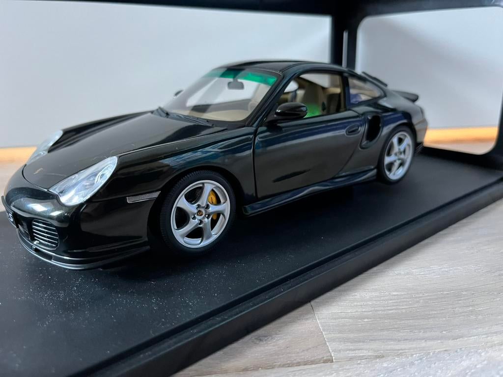Porsche 996 Turbo S groen metallic Autoart 1:18, Hobby en Vrije tijd, Modelauto's | 1:18, Ophalen of Verzenden, Zo goed als nieuw