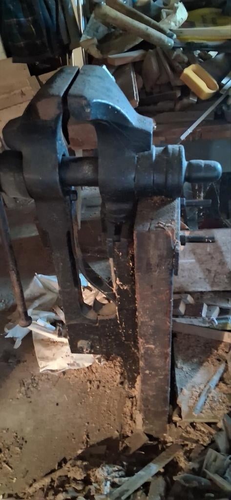 Robuuste bankschroef voor werkplaats, Ophalen of Verzenden, Gebruikt