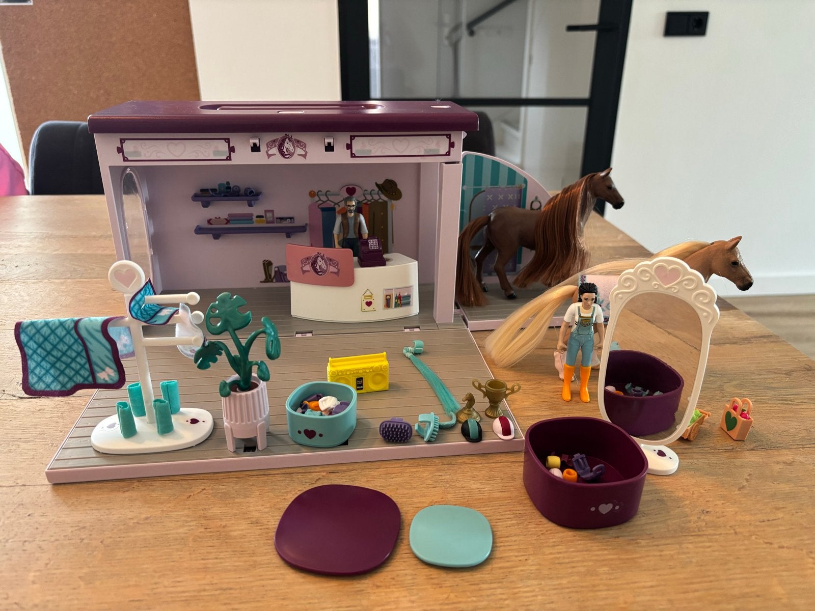 Schleich Horse Club paardenwinkel met accessoires, Ophalen of Verzenden, Zo goed als nieuw, Meisje