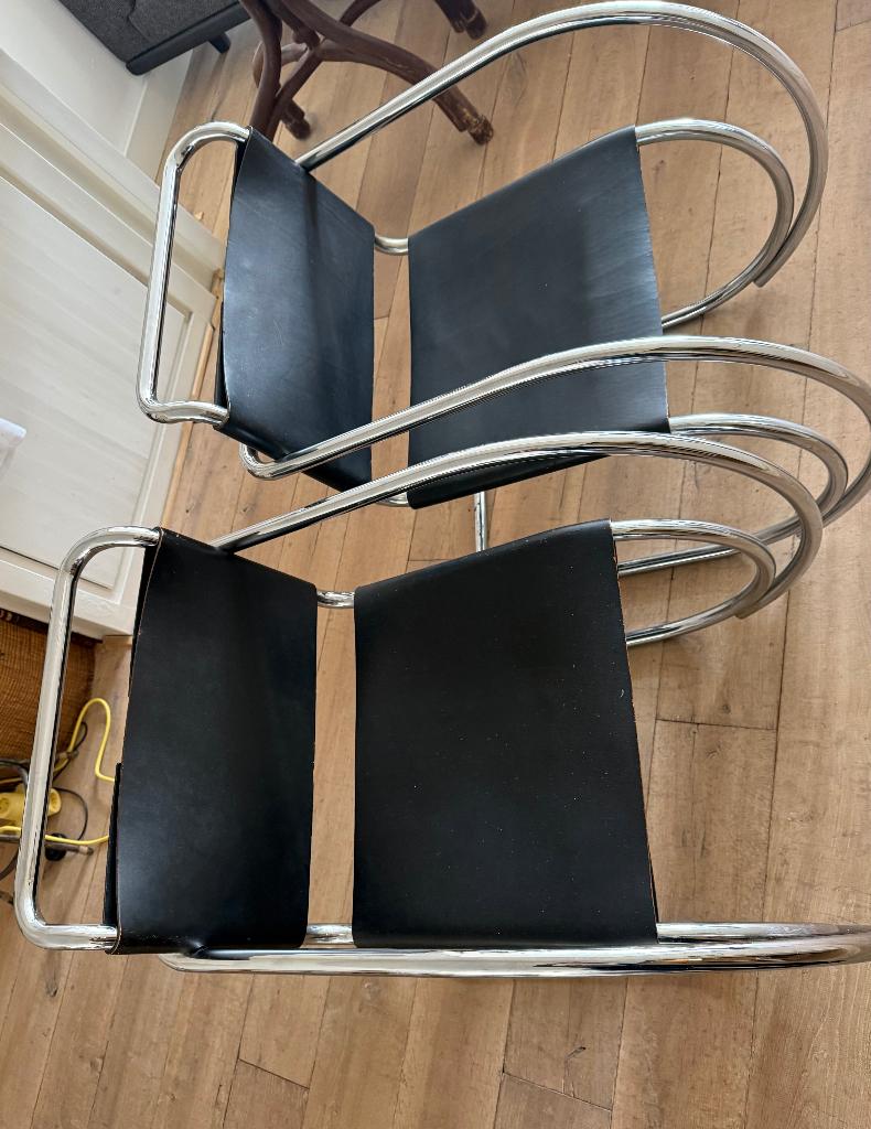 Twee Mies van der Rohe MR20 Buisstoel zwart leer, Huis en Inrichting, Stoelen, Zwart, Ophalen of Verzenden, Zo goed als nieuw