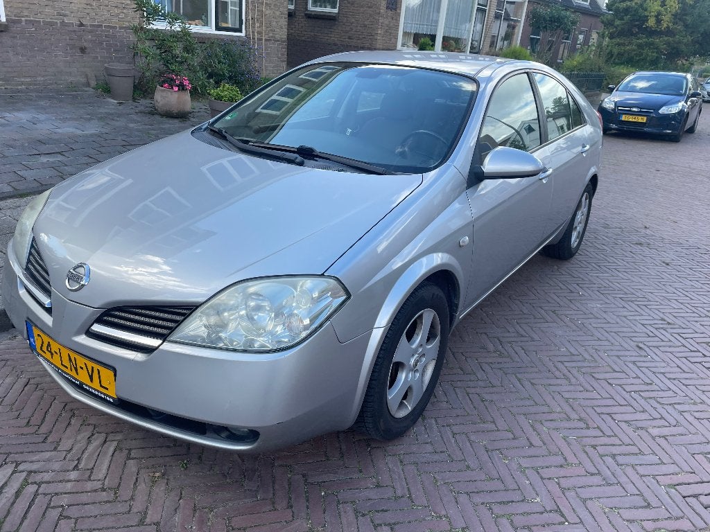 Nissan Primera 2.0 HB 2003 Grijs, Voorwielaandrijving, Stof, 4 cilinders, 700 kg