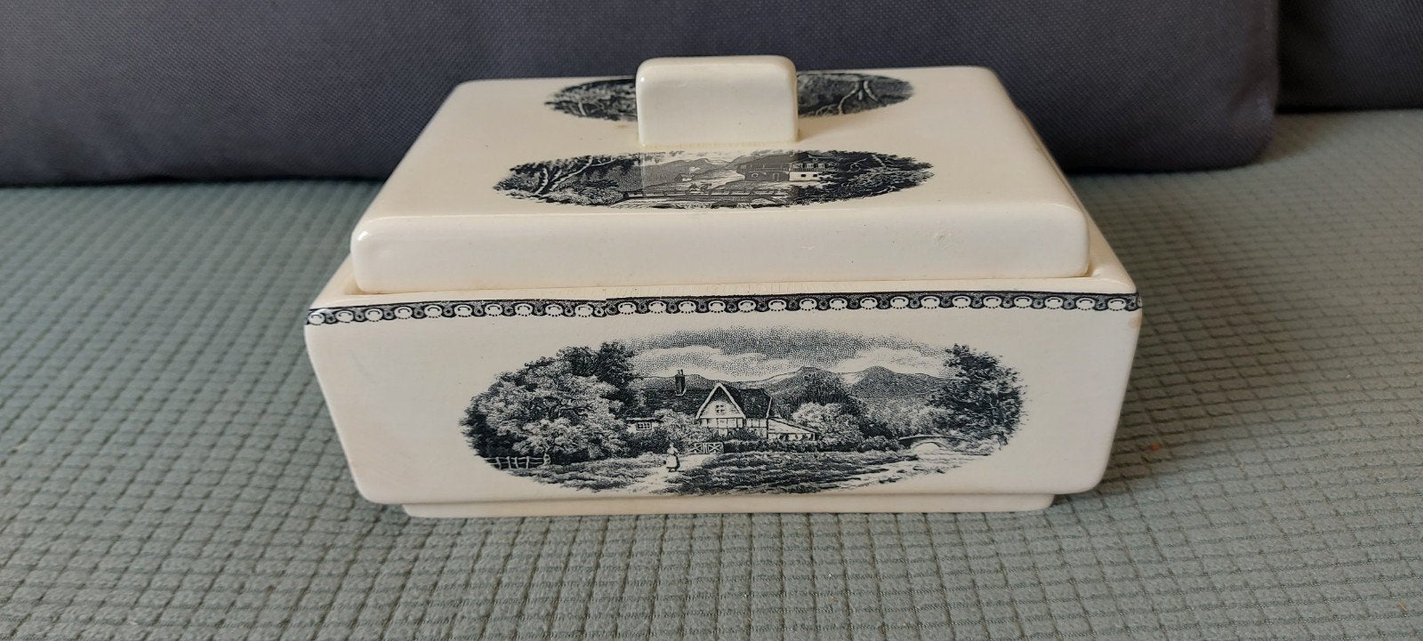 Koekdoos landschap van societé ceramique maestricht, Antiek en Kunst, Antiek | Servies los, Ophalen of Verzenden