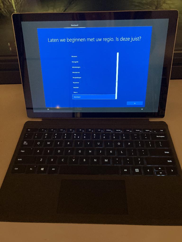 Microsoft Surface Pro (5th Gen) model 1796, Computers en Software, Ophalen, Gebruikt, 2 tot 3 Ghz, Qwerty