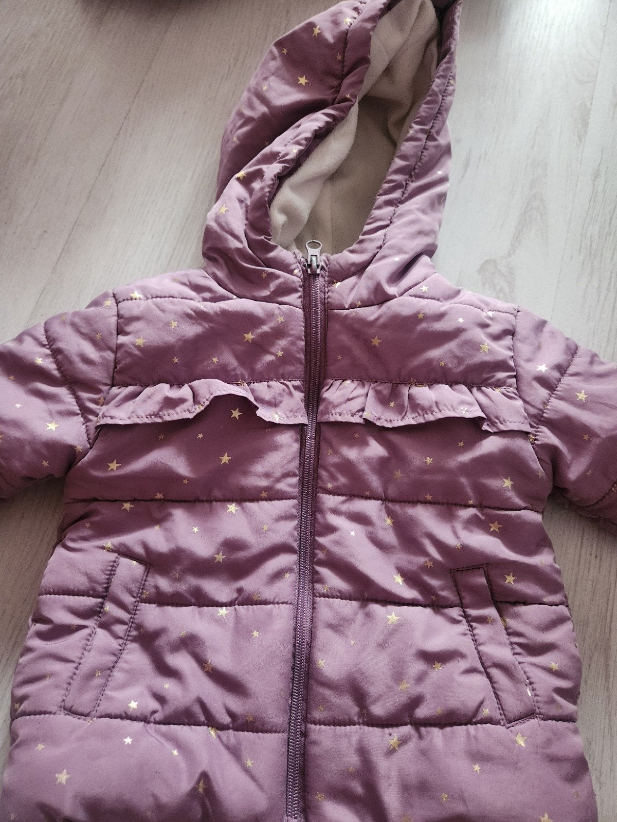 Leuke paarse winterjas met sterretjes, maat 74, Ophalen, Gebruikt, Jongetje of Meisje, Jasje