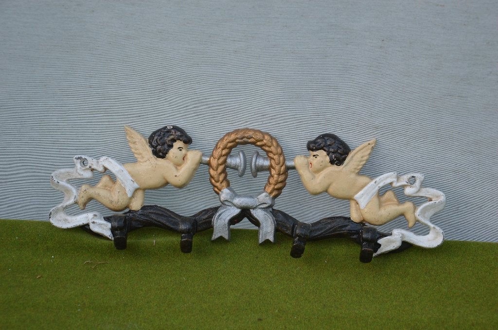 Gietijzeren wandkapstokje van engeltjes (4 wandhaken) 37 cm, Ophalen of Verzenden, Gebruikt
