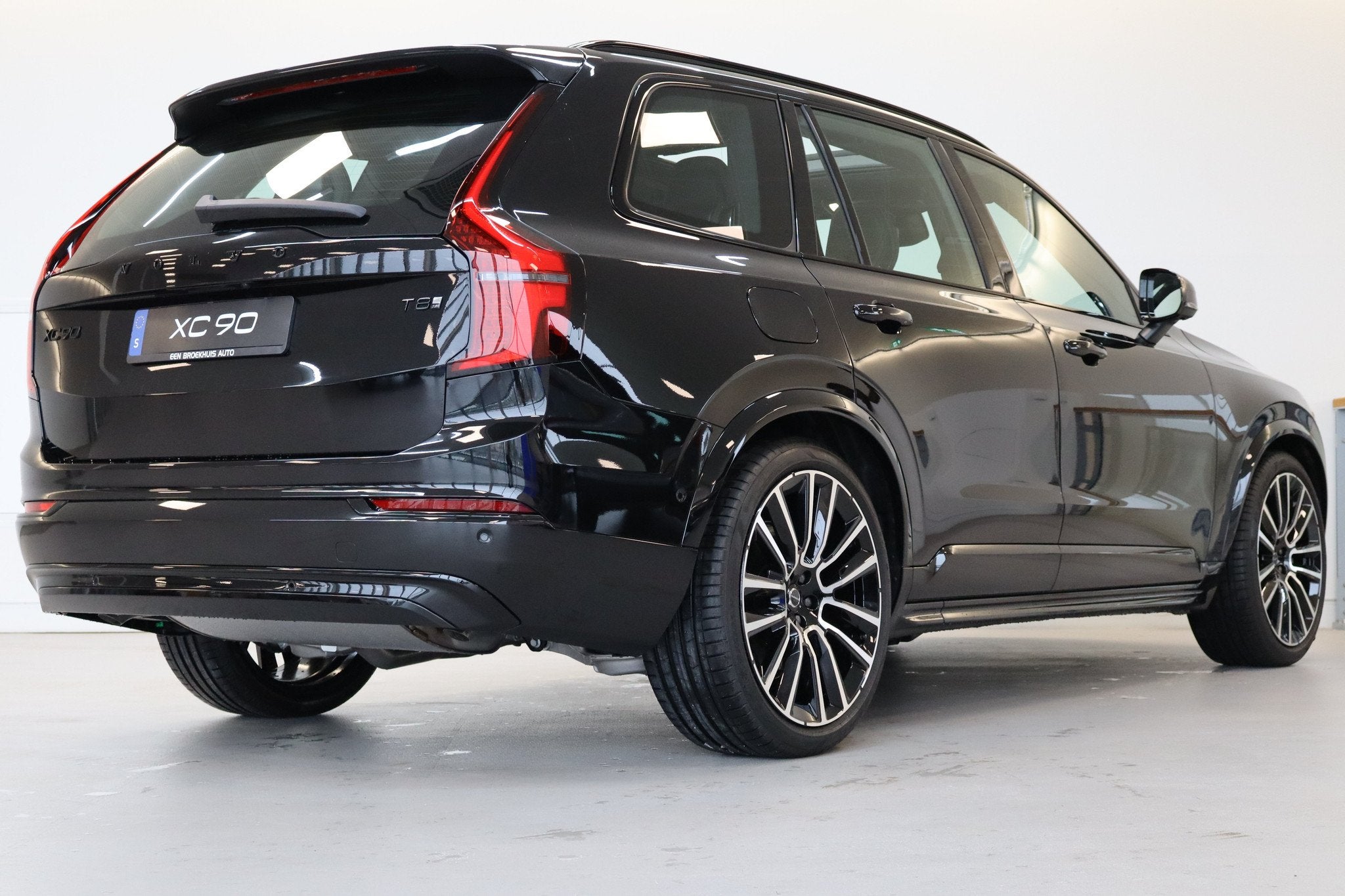 Volvo XC90 T8 455PK AWD Ultra Black Edition, Gebruikt, 4 cilinders, 1969 cc, 7 stoelen