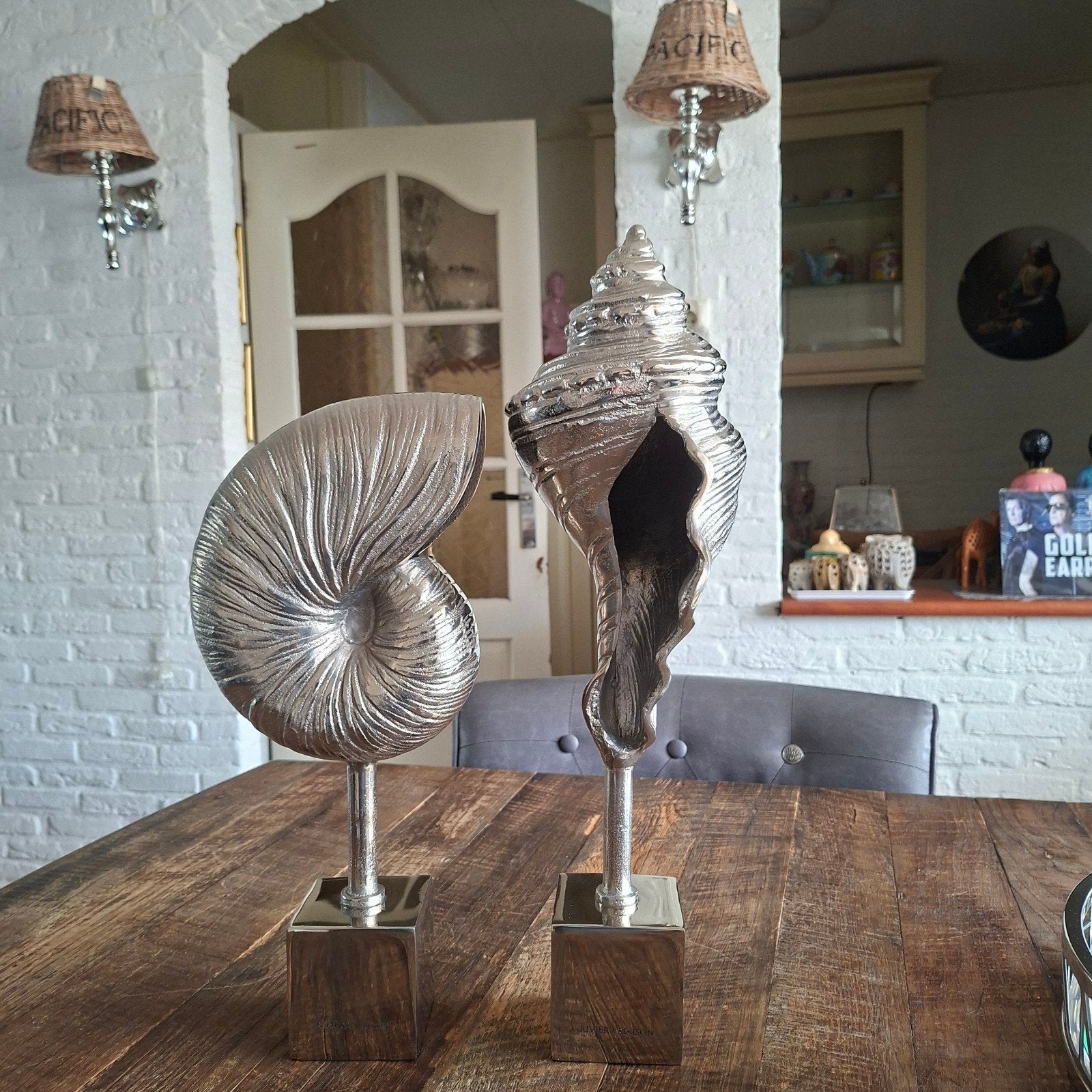 2 Riviera Maison Schelpen Aluminium 47 en 37 cm groot, Ophalen of Verzenden