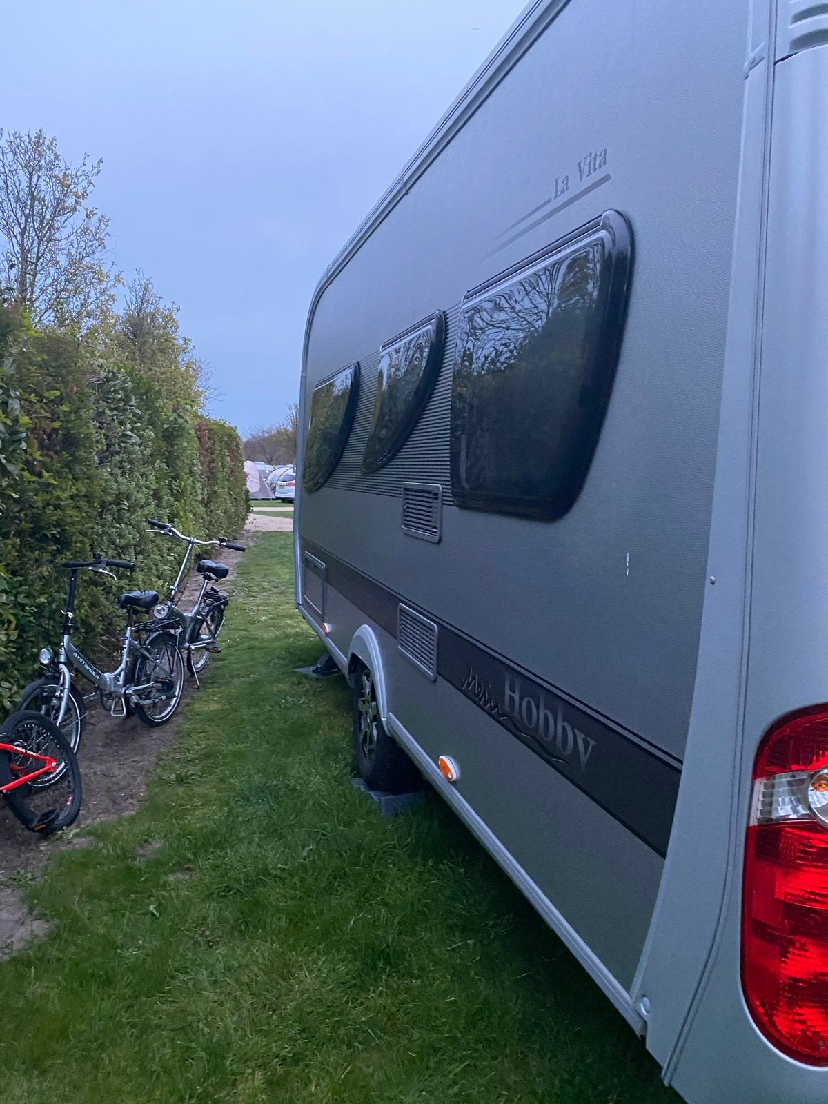Complete Hobby La Vita 460 UFE met voortent mover airco, Caravans en Kamperen, Caravans, Rondzit, Frans bed, Particulier, 5 tot 6 meter
