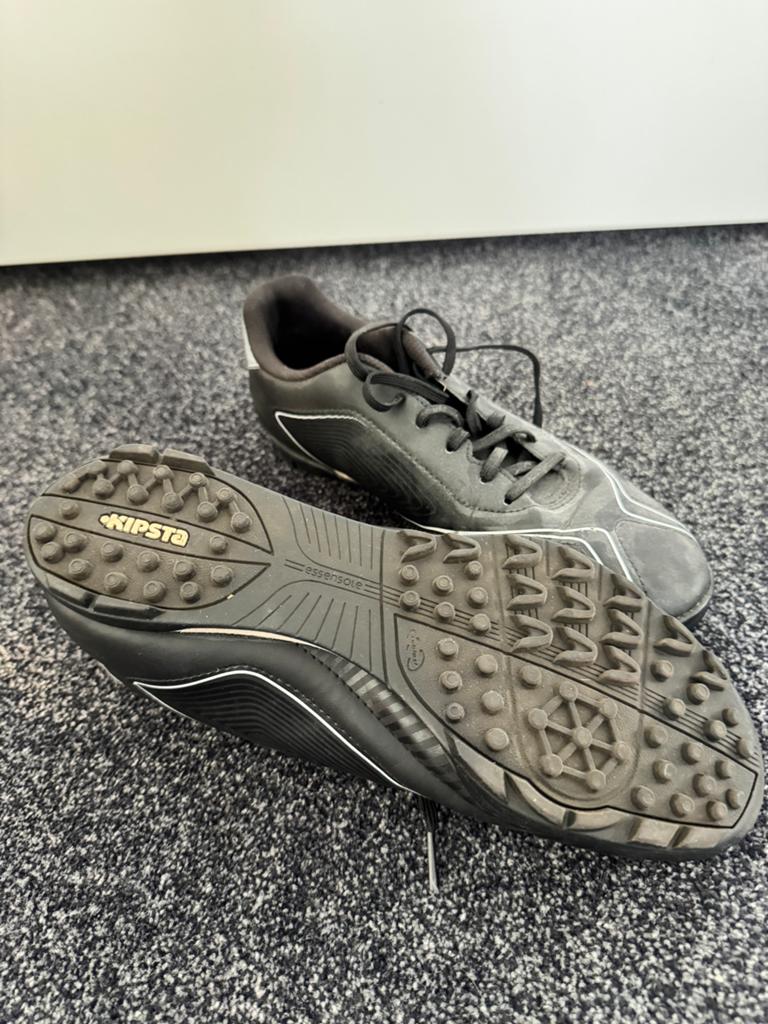 Kipsta voetbalschoenen - Maat 43, Sport en Fitness, Maat XL, Schoenen, Ophalen of Verzenden, Zo goed als nieuw