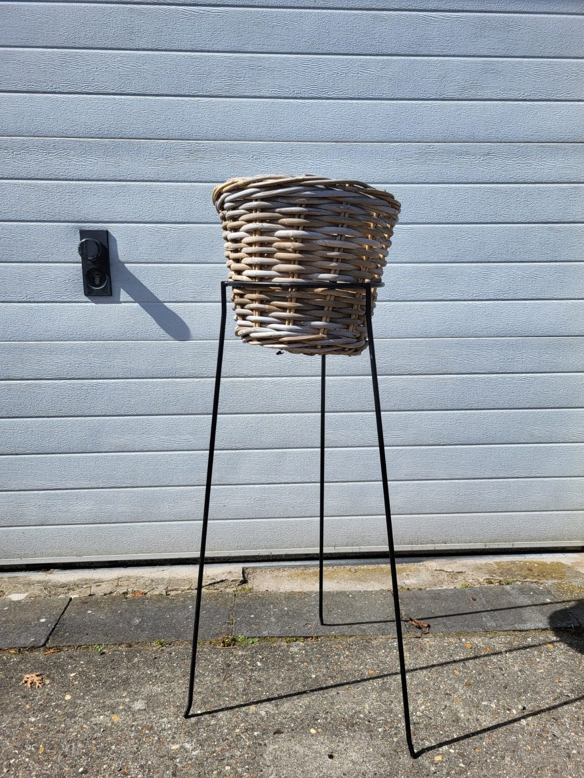 Rotan Bloempot Op Standaard | Pot: D31 H26 | Hoogte: 93cm, Tuin en Terras, Overige materialen, Gebruikt, Rond, Tuin