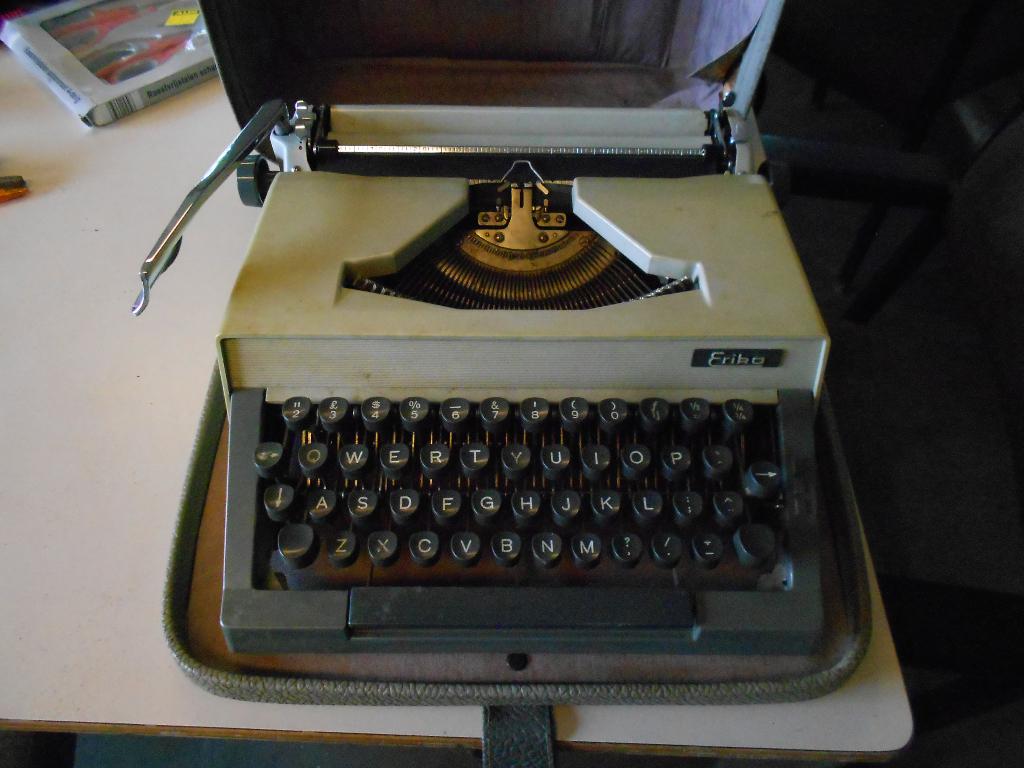 erika typemachine in koffer, Diversen, Ophalen, Gebruikt