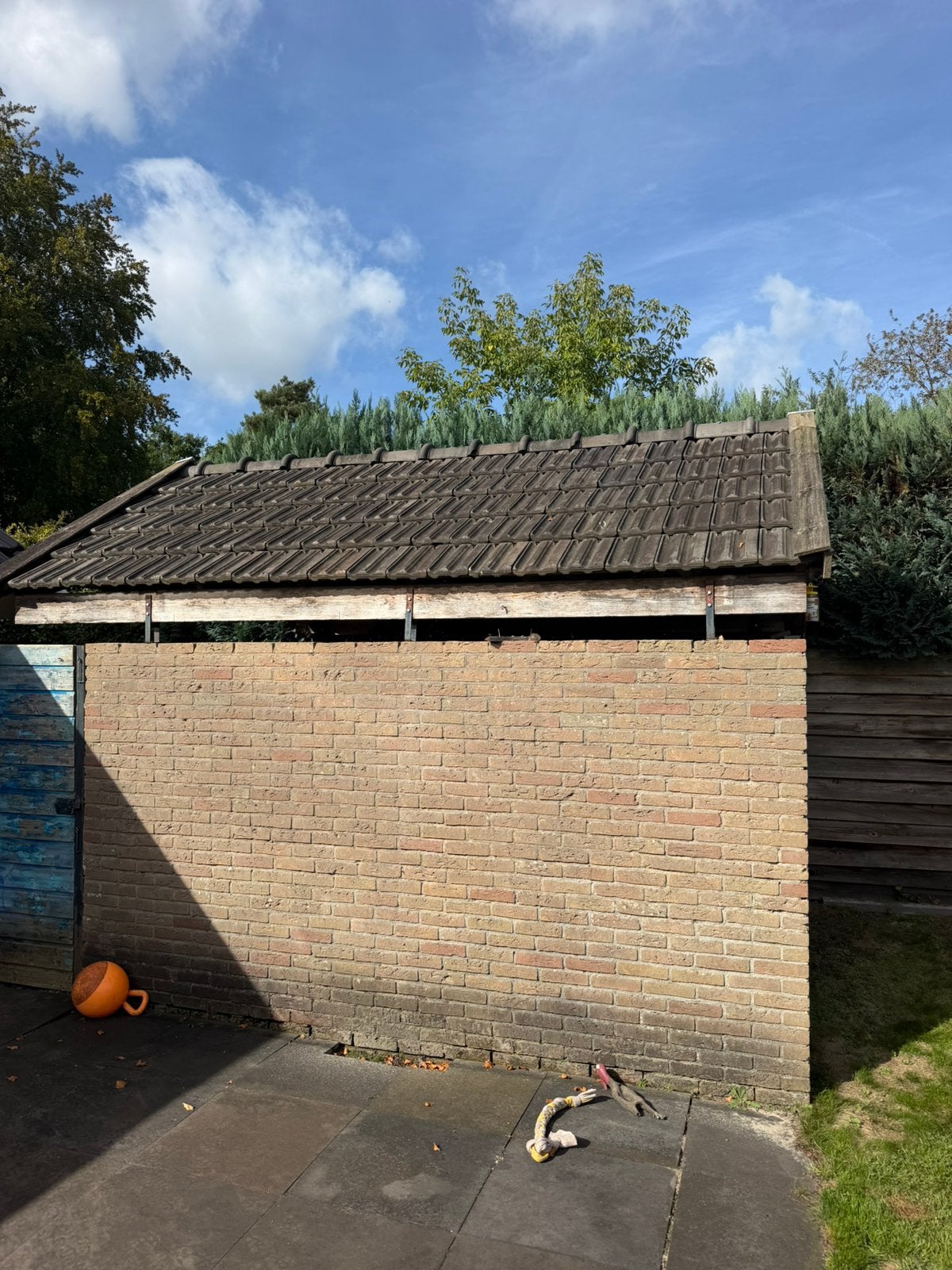 Dakpannen ongeveer 100 stuks, Ophalen, Steen of Klei, Zwart, Dakpannen
