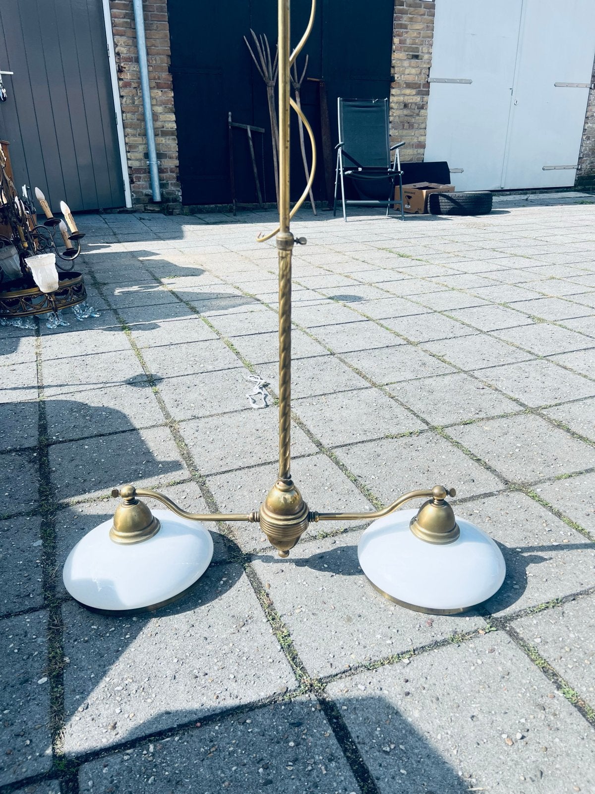 Vintage Messing Hanglamp met Melkglas Kappen, Ophalen, Gebruikt, Metaal, E27 (groot)